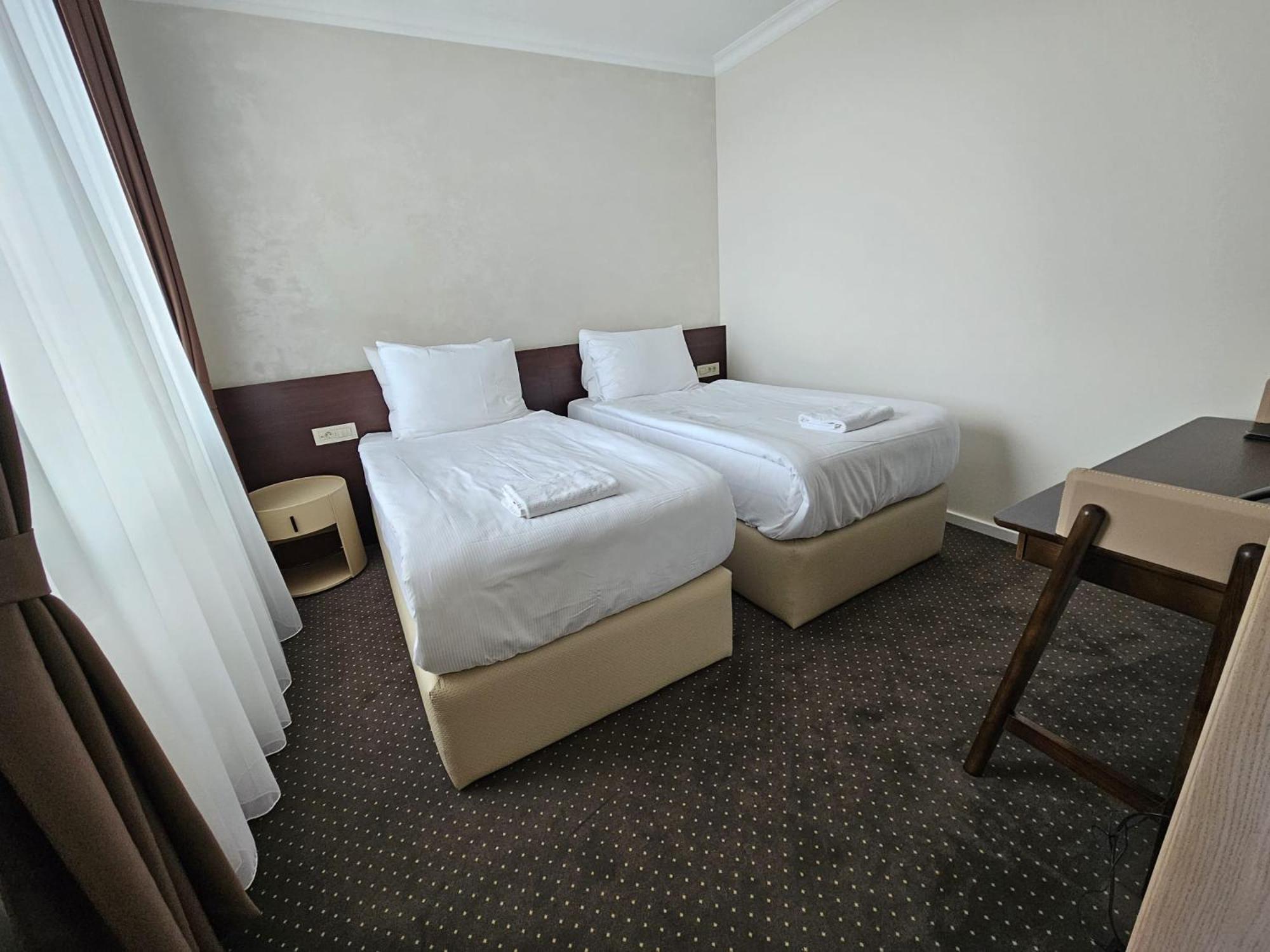 Nobel West Hotel Belgrade Extérieur photo