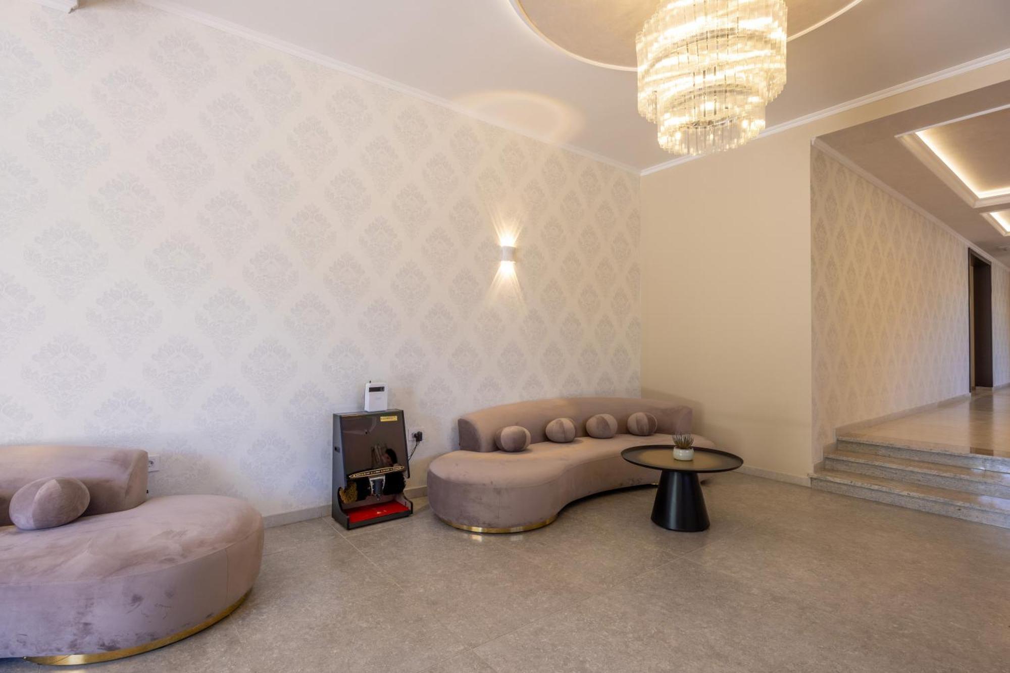 Nobel West Hotel Belgrade Extérieur photo