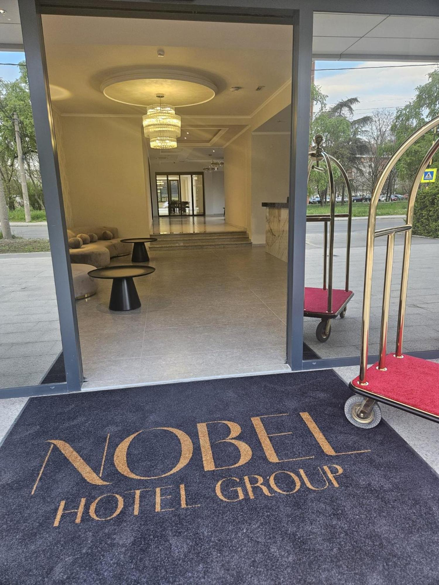 Nobel West Hotel Belgrade Extérieur photo