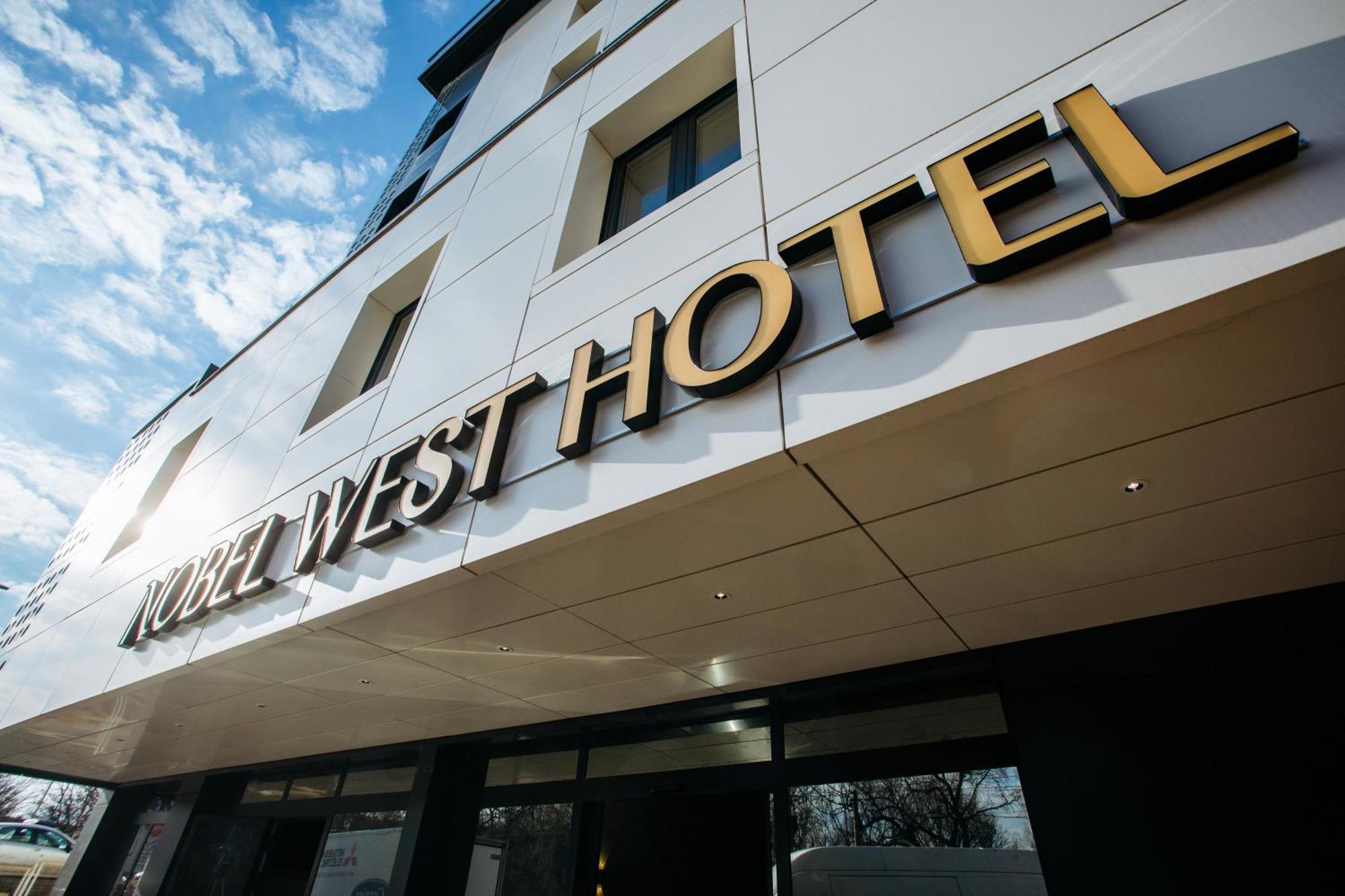 Nobel West Hotel Belgrade Extérieur photo